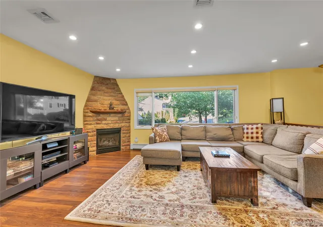 Photo 3 of Single family home for sale at 90 Virginia Dr, North Hempstead, NY 11030 | MLS# 1017779 | Listing updated on 2026-09-13