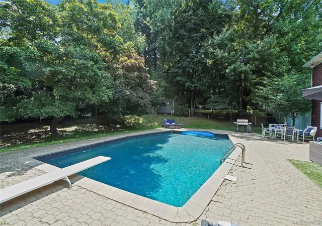 Photo 3 of Single family home for sale at 16 Stephen Dr, Greenburgh, NY 10591 | MLS# 1017900 | Listing updated on 2026-09-13