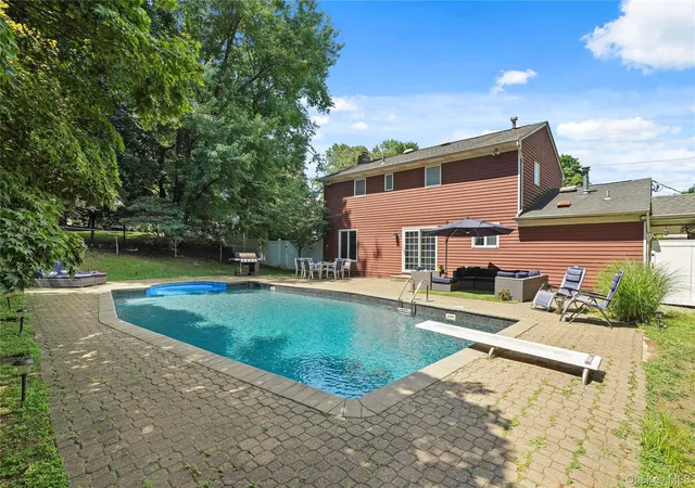 Photo 3 of Single family home for sale at 16 Stephen Dr, Greenburgh, NY 10591 | MLS# 1017900 | Listing updated on 2026-09-13