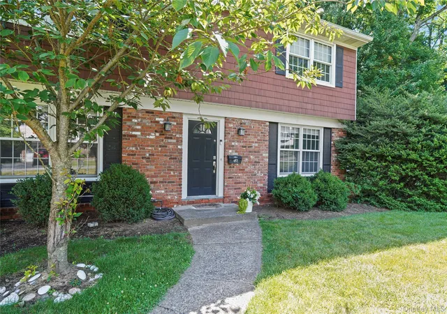 Photo 4 of Single family home for sale at 16 Stephen Dr, Greenburgh, NY 10591 | MLS# 1017900 | Listing updated on 2026-09-13