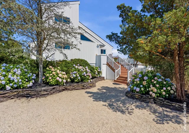 Photo 1 of Single family home for sale at 16 Meadow Ln, Southampton, NY 11978 | MLS# 1018290 | Listing updated on 2026-09-15