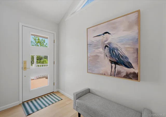 Photo 2 of Single family home for sale at 16 Meadow Ln, Southampton, NY 11978 | MLS# 1018290 | Listing updated on 2026-09-15