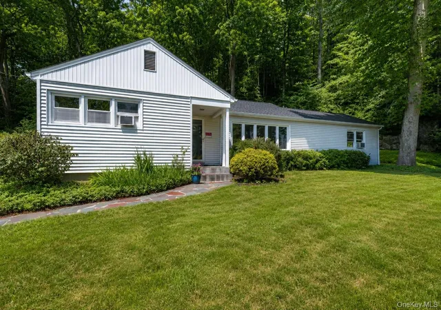 Photo 1 of Single family home for sale at 136 Pound Ridge Rd, Bedford, NY 10506 | MLS# 1020037 | Listing updated on 2026-09-11