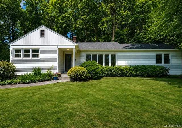 Photo 2 of Single family home for sale at 136 Pound Ridge Rd, Bedford, NY 10506 | MLS# 1020037 | Listing updated on 2026-09-11