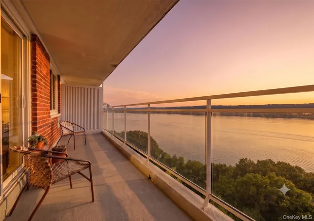 Photo 1 of Condo for sale at 2575 Palisade Ave #11J, Bronx, NY 10463 | MLS# 1020293 | Listing updated on 2026-09-27