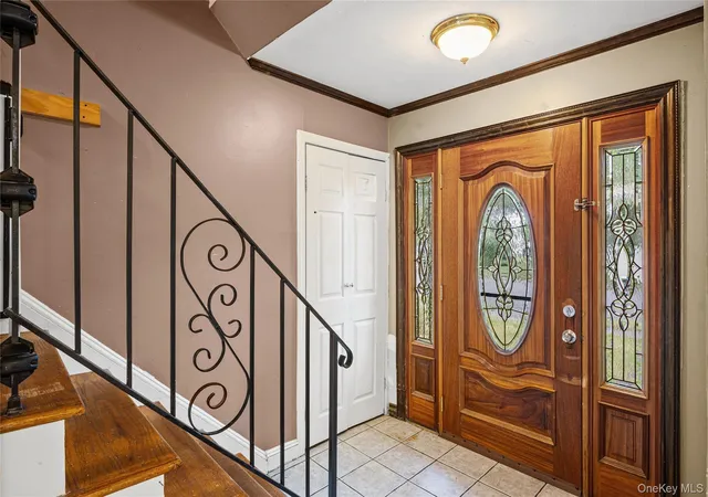 Photo 2 of Sale Pending at 2 Bartel Dr, Huntington, NY 11740 | MLS# 1020342 | Listing updated on 2026-09-15