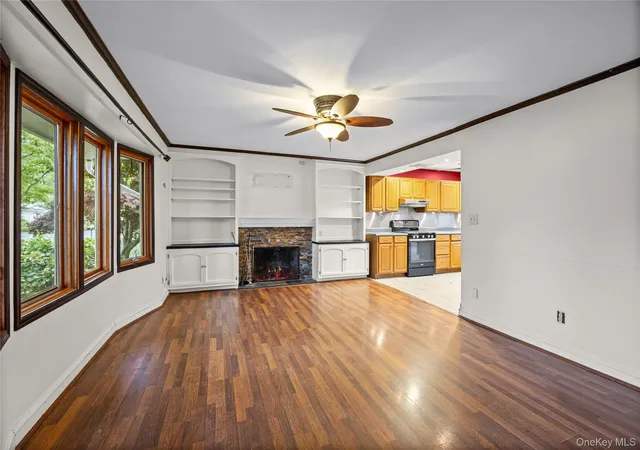 Photo 3 of Sale Pending at 2 Bartel Dr, Huntington, NY 11740 | MLS# 1020342 | Listing updated on 2026-09-15