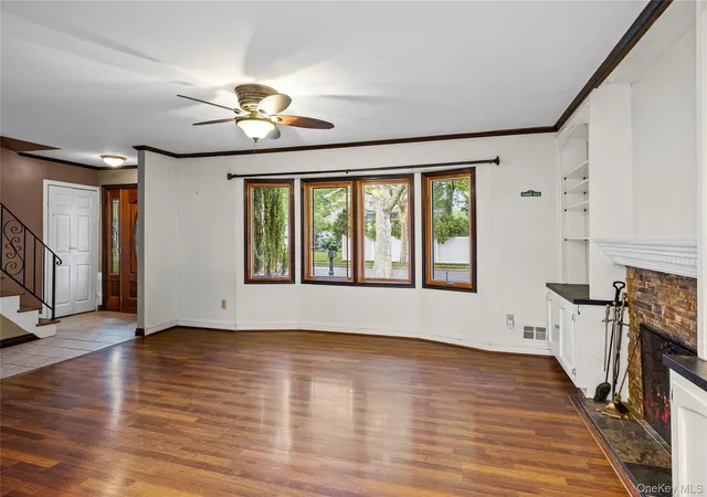 Photo 4 of Sale Pending at 2 Bartel Dr, Huntington, NY 11740 | MLS# 1020342 | Listing updated on 2026-09-15
