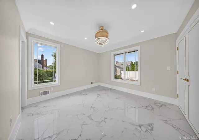Photo 3 of Single family home for sale at 946 Cherry Ln, Floral Park, NY 11001 | MLS# 1020350 | Listing updated on 2026-09-19