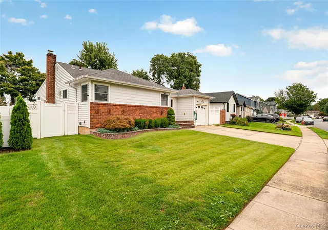 Photo 2 of Sale Pending at 397 Briarwood Rd, Oyster Bay, NY 11758 | MLS# 1020446 | Listing updated on 2026-09-24