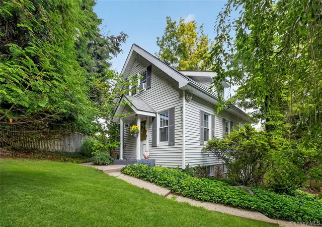 Photo 1 of Single family home for sale at 2 Bayview Ter, Cortlandt, NY 10520 | MLS# 1020711 | Listing updated on 2026-09-15
