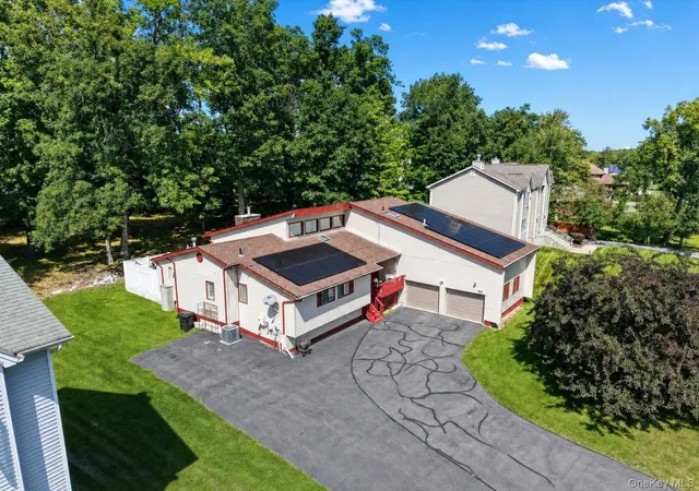 Photo 3 of Single family home for sale at 19 Davidge Rd, Middletown, NY 10940 | MLS# 1020924 | Listing updated on 2026-09-10