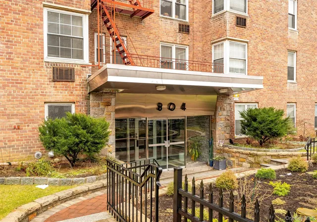 Photo 2 of Condo for sale at 804 Bronx River Rd #5A, Yonkers, NY 10708 | MLS# 1021204 | Listing updated on 2026-09-12