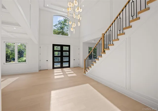 Photo 3 of Mansion for sale at 5 Somner Dr, Dix Hills, NY 11746 | MLS# 1021536 | Listing updated on 2026-09-14