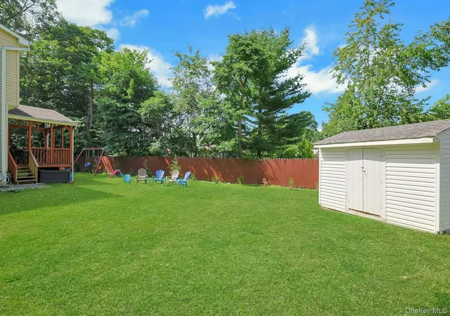 Photo 3 of Sale Pending at 10 Pepperill Ct, Clarkstown, NY 10956 | MLS# 1021575 | Listing updated on 2026-10-09