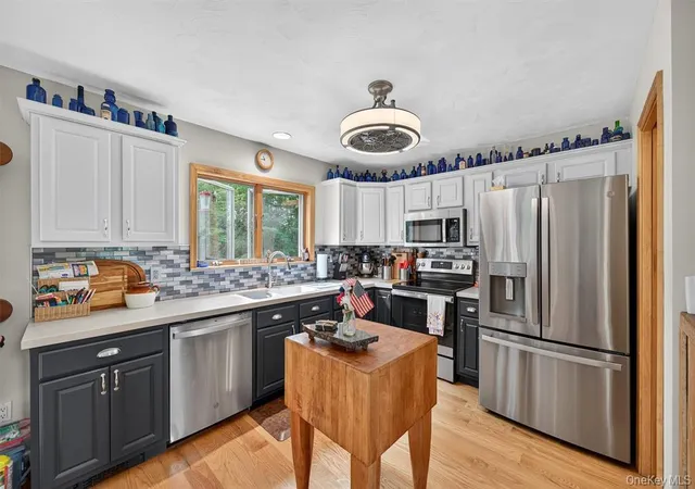 Photo 3 of Single family home for sale at 189 School House Rd, Middletown, NY 10940 | MLS# 1021680 | Listing updated on 2026-09-13