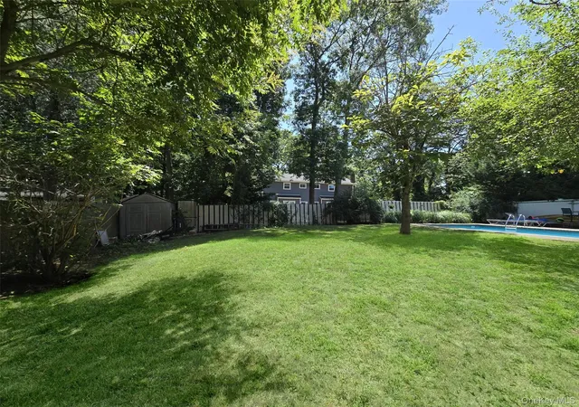 Photo 3 of Sale Pending at 424 Alphabet St, Holbrook, NY 11741 | MLS# 1021794 | Listing updated on 2026-09-10