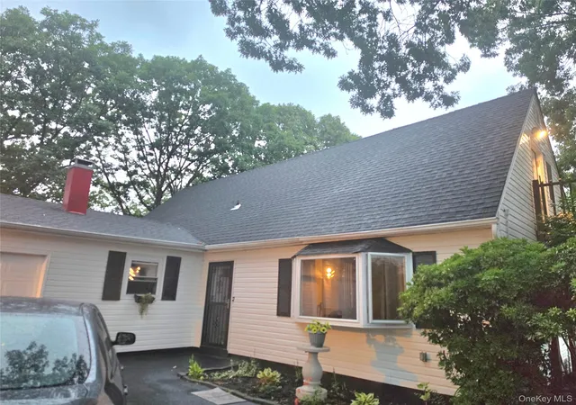 Photo 2 of Single family home for sale at 41 Fig St, Islip, NY 11722 | MLS# 1023022 | Listing updated on 2026-09-19