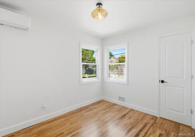 Photo 34 of Sale Pending at 25 Lois Ln, Oyster Bay, NY 11735 | MLS# 1023197 | Listing updated on 2026-09-25