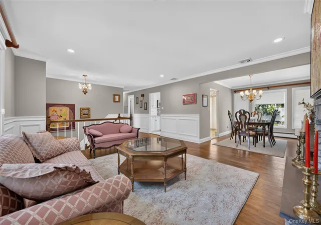 Photo 1 of Single family home for sale at 7 Chatham Rd, Smithtown, NY 11725 | MLS# 1023277 | Listing updated on 2026-09-15