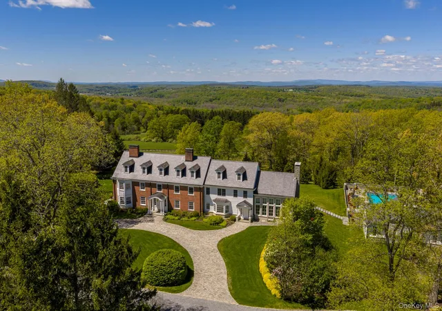 Photo 2 of Mansion for sale at 482 Overlook Rd, Washington, NY 12545 | MLS# 1023552 | Listing updated on 2026-09-11