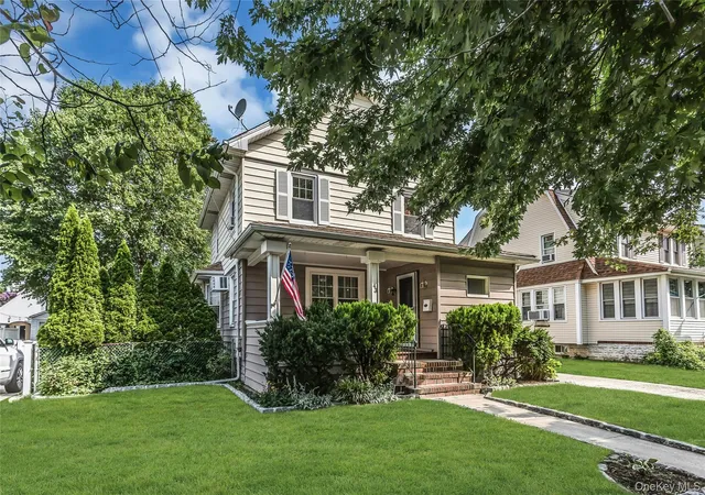 Photo 3 of Single family home for sale at 43 Elm St, Hempstead, NY 11563 | MLS# 1023699 | Listing updated on 2026-09-15