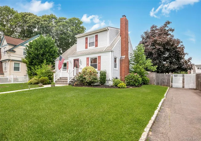 Photo 2 of Single family home for sale at 338 Southside Ave, Hempstead, NY 11520 | MLS# 1023706 | Listing updated on 2026-09-14