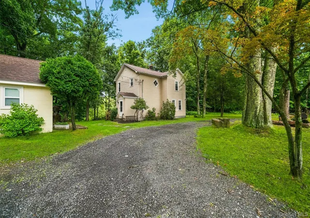 Photo 2 of Single family home for sale at 168 Shawangunk Rd, Mount Hope, NY 10940 | MLS# 1024368 | Listing updated on 2026-09-15