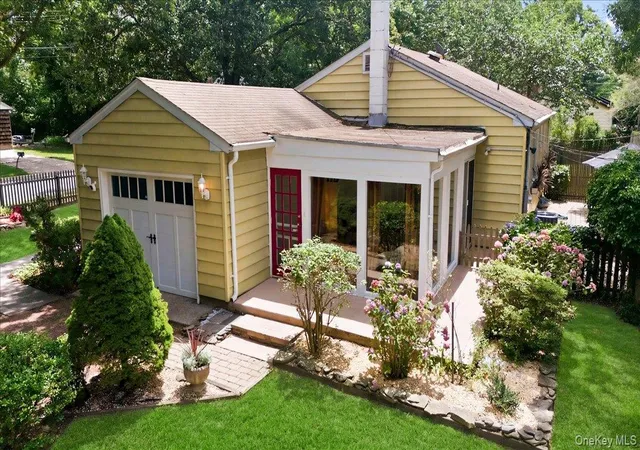 Photo 2 of Single family home for sale at 10 Graham Rd, Southampton, NY 11946 | MLS# 1024482 | Listing updated on 2026-09-12