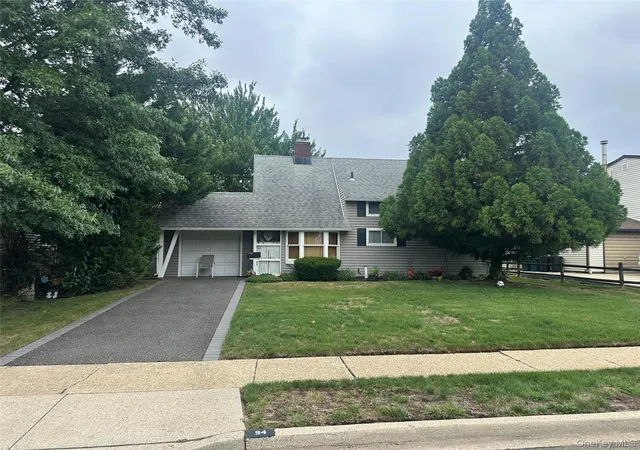 Photo 1 of Single family home for sale at 94 Willowood Dr, Wantagh, NY 11793 | MLS# 1024672 | Listing updated on 2026-09-10