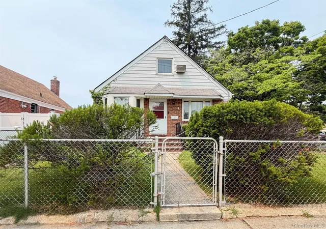 Photo 2 of Single family home for sale at 259-19 80th Avenue, New York, NY 11004 | MLS# 1025100 | Listing updated on 2026-09-27