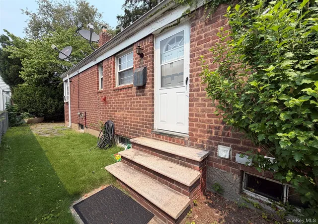 Photo 4 of Single family home for sale at 259-19 80th Avenue, New York, NY 11004 | MLS# 1025100 | Listing updated on 2026-09-27