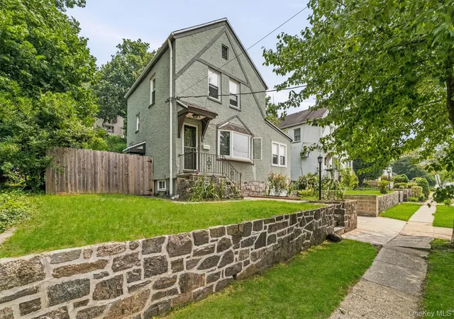 Photo 2 of Single family home for sale at 218 Sedgwick Ave, Yonkers, NY 10705 | MLS# 1025186 | Listing updated on 2026-09-13