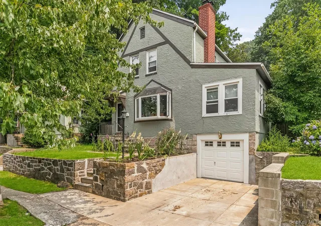 Photo 3 of Single family home for sale at 218 Sedgwick Ave, Yonkers, NY 10705 | MLS# 1025186 | Listing updated on 2026-09-13