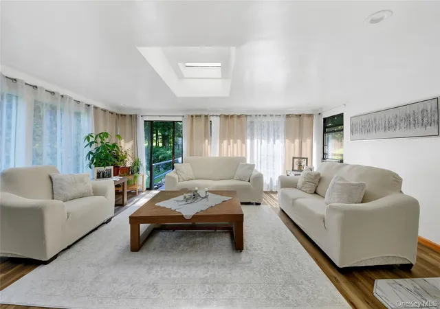 Photo 3 of Single family home for sale at 435 Birdsall Dr, Yorktown, NY 10598 | MLS# 1025268 | Listing updated on 2026-09-13