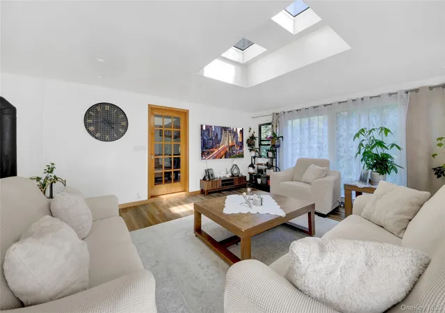 Photo 4 of Sale Pending at 435 Birdsall Dr, Yorktown, NY 10598 | MLS# 1025268 | Listing updated on 2026-10-21