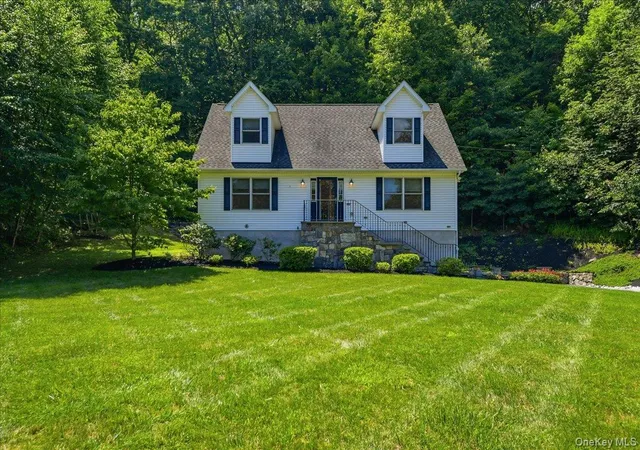 Photo 2 of Single family home for sale at 69 Barger St, Putnam Valley, NY 10579 | MLS# 1025313 | Listing updated on 2026-09-11