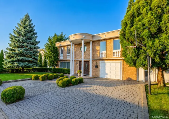 Photo 4 of Single family home for sale at 3153 Lee Pl, Hempstead, NY 11710 | MLS# 1025403 | Listing updated on 2026-09-15