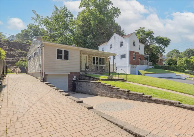 Photo 3 of Single family home for sale at 458 Midland Ave, Yonkers, NY 10704 | MLS# 1025466 | Listing updated on 2026-10-27