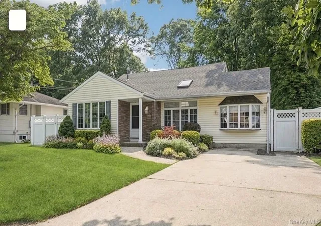 Photo 3 of Sale Pending at 12 Larry Rd, Brookhaven, NY 11784 | MLS# 1025544 | Listing updated on 2026-09-11