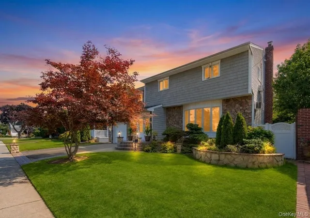 Photo 3 of Sale Pending at 3455 Howard Blvd, Baldwin, NY 11510 | MLS# 1025610 | Listing updated on 2026-09-10