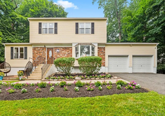 Photo 1 of Single family home for sale at 499 Orangeburg Rd, Orangetown, NY 10965 | MLS# 1025730 | Listing updated on 2026-09-10