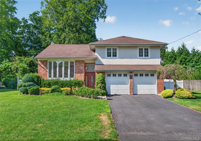 Photo 1 of Sale Pending at 78 Sugar Maple Dr, North Hempstead, NY 11576 | MLS# 1025811 | Listing updated on 2026-09-28