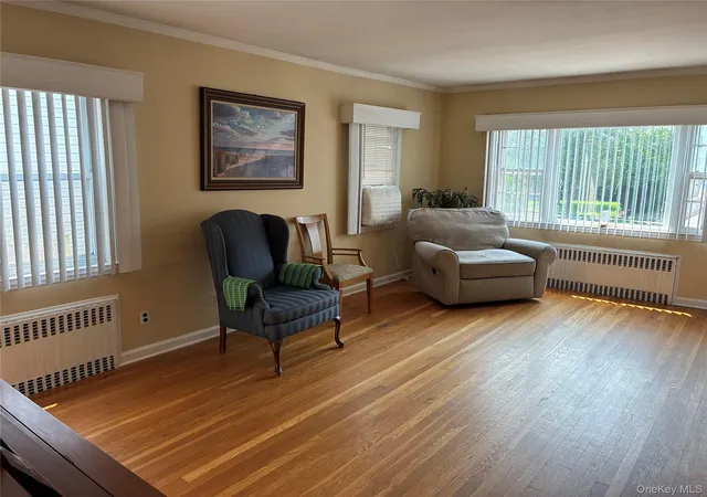 Photo 4 of Single family home for sale at 553 W Beech St, Long Beach, NY 11561 | MLS# 1025836 | Listing updated on 2026-10-03