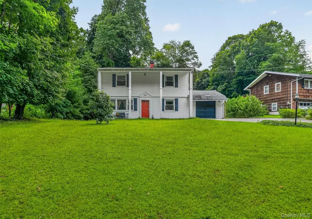 Photo 2 of Single family home for sale at 206 Lafayette Ave, Cortlandt, NY 10567 | MLS# 1025898 | Listing updated on 2026-09-17