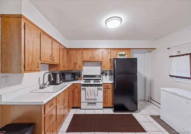 Photo 3 of Multi family home for sale at 805 Tuckahoe Rd, Yonkers, NY 10710 | MLS# 1026150 | Listing updated on 2026-09-15