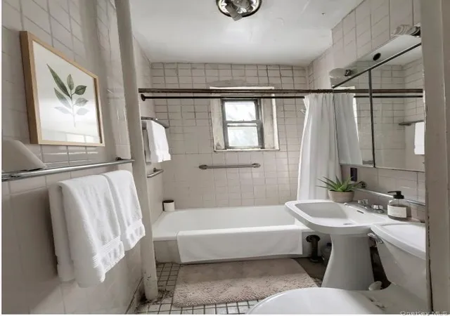 Photo 3 of House for sale at 2167 33rd Street #3H, New York, NY 11105 | MLS# 1026200 | Listing updated on 2026-09-12