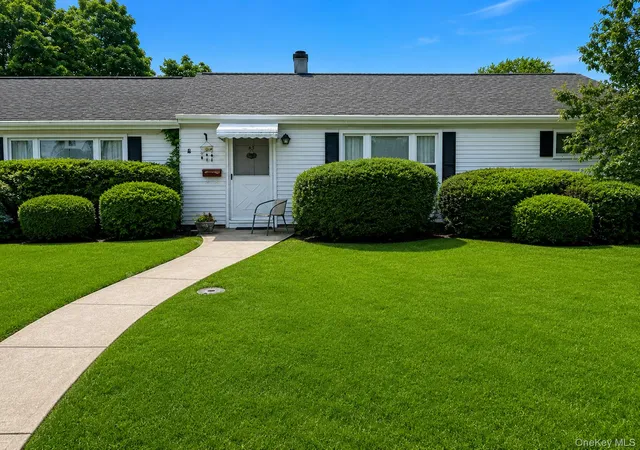 Photo 4 of Single family home for sale at 43 Plainedge Dr, Oyster Bay, NY 11714 | MLS# 1026385 | Listing updated on 2026-09-15