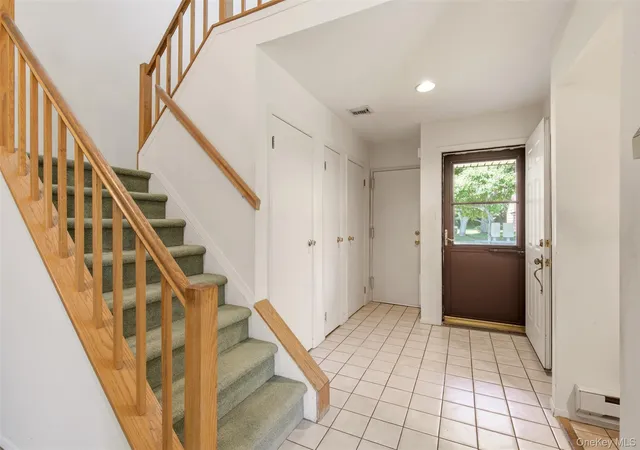 Photo 3 of Condo for sale at 113 Scarlett Dr, Smithtown, NY 11725 | MLS# 1026712 | Listing updated on 2026-09-13