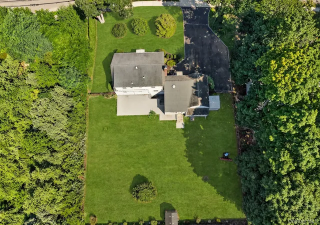 Photo 3 of Single family home for sale at 1547 Walt Whitman Rd, Huntington, NY 11747 | MLS# 1026785 | Listing updated on 2026-09-15